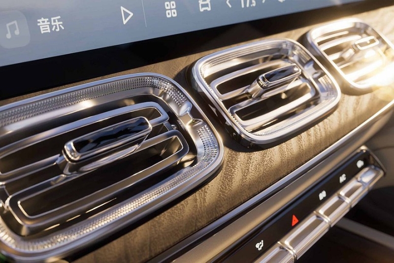 Роскошный кроссовер Geely Monjaro Plus готовится к старту продаж